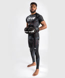 Rashguard - Venum - Okinawa 3.0 - Lyhyt hihainen - Musta / Punainen