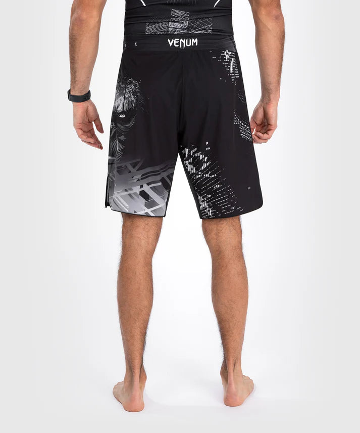 Fightshorts - Venum - 'Gorilla Jungle' - Musta/Valkoinen