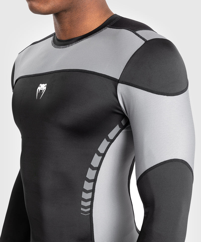 Rash Guard - Venum - Tempest - Pitkähihainen - Musta/Harmaa