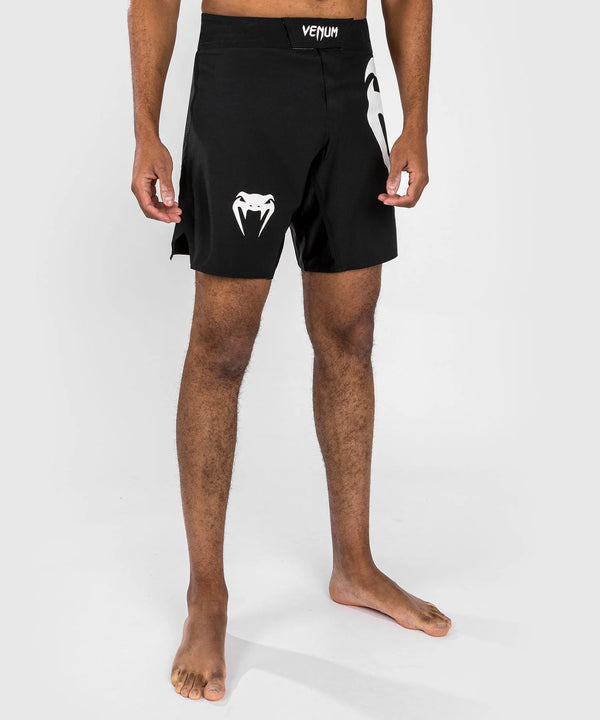 Fightshorts - Venum - 'Light 5.0' - Musta/Valkoinen