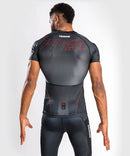 Rashguard - Venum - Okinawa 3.0 - Lyhyt hihainen - Musta / Punainen