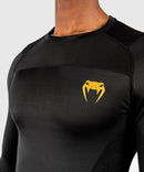 Rash Guard - Venum - 'G-Fit' - Musta-Kultainen