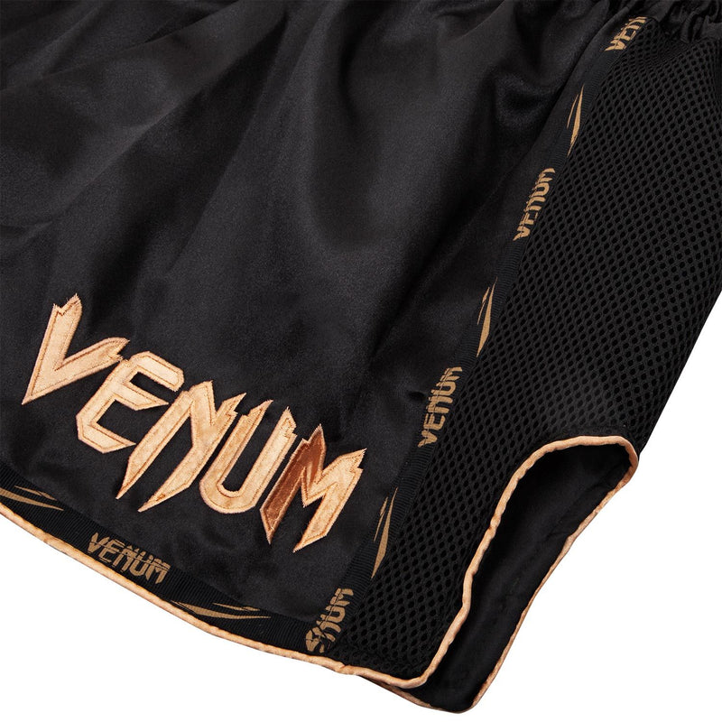 Muay thai shorts - Venum - 'Giant' - Musta-Kulta